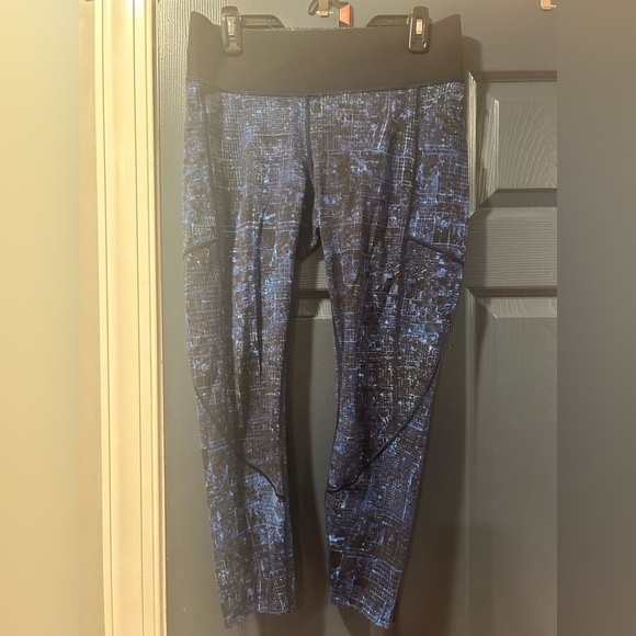 🍋 Lululemon Keep Your Form Tight 25"
City Lights Multi Black / Black! EUC - Picture 6 of 6